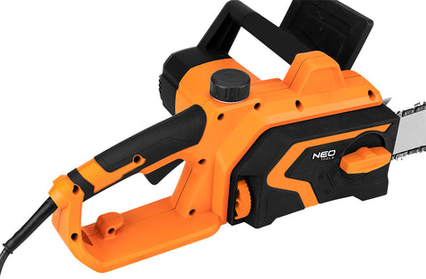 Elektromos láncfűrész, 1800W, 40cm-es láncvezető, szerszám nélküli láncfeszítés és csere