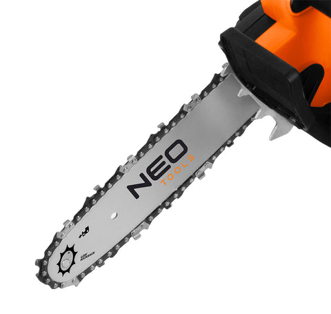 Magassági láncfűrész és sövényvágó 2 az 1-ben, 750W/250mm / 550W/460mm, teleszkópos szár max: 267cm