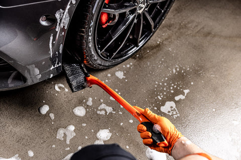 Tisztítókefe univerzális, hosszú nyelű, 10x7x49cm