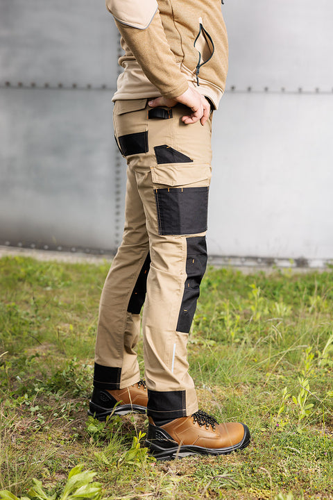 Munkásnadrág Mix&Match Canvas, 280g/m2, 64% poliészter, 34% pamut, 2% elasztán, külső zsebekkel, Cordura megerősítéssel, névtábla tartóval, fényvisszaverő betétekkel, bézs-fekete, több méretben