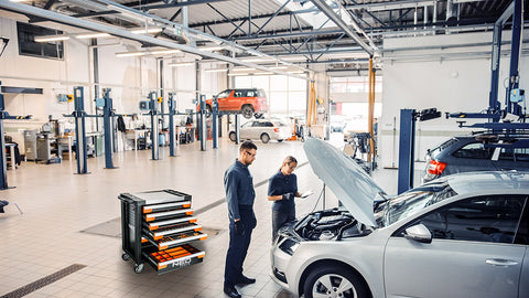 Műhelykocsi 7 fiókkal, 330db szerszámmal 805x972x460mm, szerszámkocsi