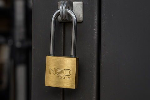 Lakat 40mm hosszúkengyeles, réz-acél, időjárásálló, 3 kulccsal, NEO TOOLS