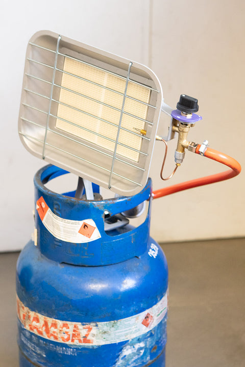 Gázos hősugárzó, palackra szerelhető, kerámia betétes, 2800/4600W