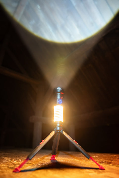 Kempinglámpa 2 funkciós, 470 lm, 1200 mAh akku, USB-C töltővezeték