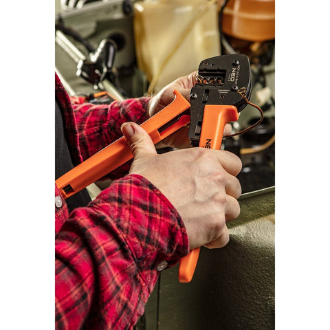 NEO TOOLS 01-555 Krimpelő-, kábelsarufogó, MC4 napelemes csatlakozókhoz