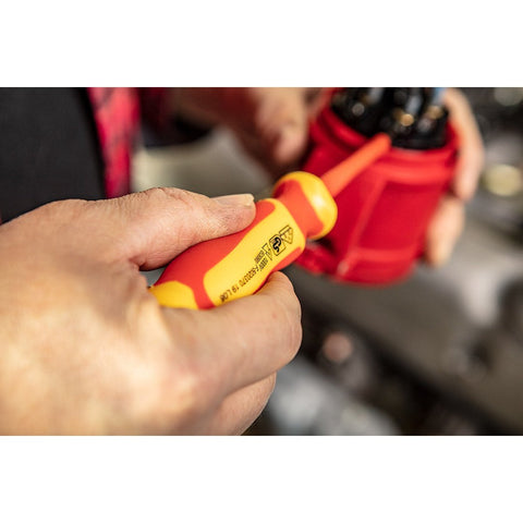 NEO TOOLS 04-138 Csavarhúzó PH 1000V, szigetelt, PH1x4.5x80mm, S2 acél