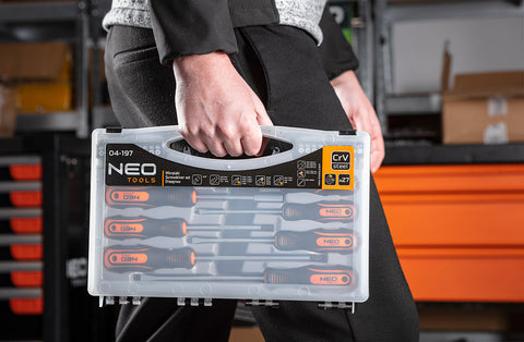 NEO TOOLS 04-197 Csavarhúzó készlet, fali tartóval, 27db
