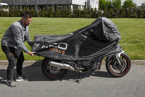 NEO TOOLS 10-473 Motortakaró ponyva, 246 x 104 x 127cm, (150 ° C), kültéri