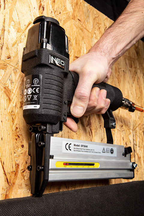 NEO TOOLS 14-631 Tűzőkapocs, horganyzott 90-es tipus, pneumatikus tűzőgéphez (14-570), GA18, 40mm, 4000db