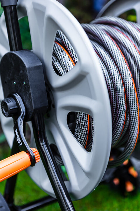 NEO TOOLS 15-792 Tömlőkocsi, tömlőméret: 1/2" max60m, 3/4" max20 m, tömlővezetővel