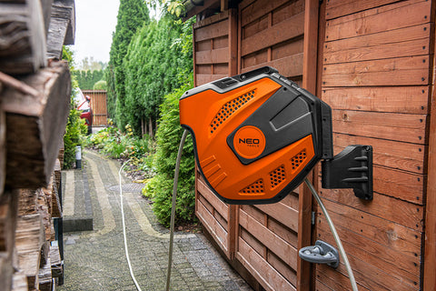 NEO TOOLS 15-891 Autómata tömlődob, 20 m locsolótömlő + 2 m csatlakozó tömlő, 10 bar, PP ház, PVC tömlő, falra szerelhető