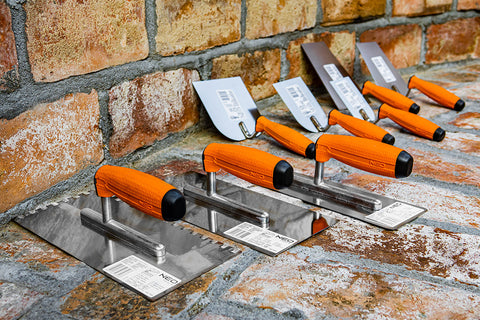 NEO TOOLS 50-162 Acél simító, fogazott, rozsdamentes, 270x128mm, 6x6x6mm, fa markolat