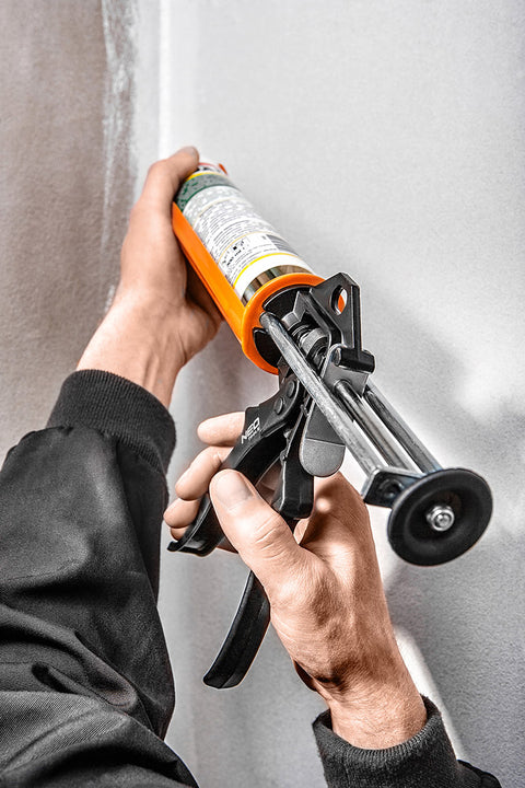 NEO TOOLS 61-004 Kinyomópisztoly 240mm, tripla vezetés erősítéssel, sűrűbb anyagokhoz