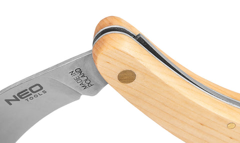NEO TOOLS 63-016 Összecsukható hajlított pengés kés fa nyéllel