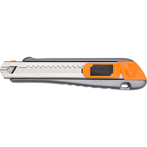 NEO TOOLS 63-021 Törhető pengés kés 18mm, fém vezetősín