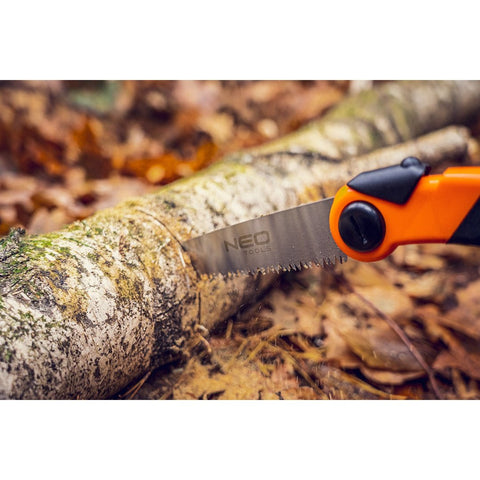 NEO TOOLS 63-120 Túlélő kézifűrész, 21cm, összecsukható, Penge vastagság 0,85mm, 66HRC, 3 soros pengefelépítés