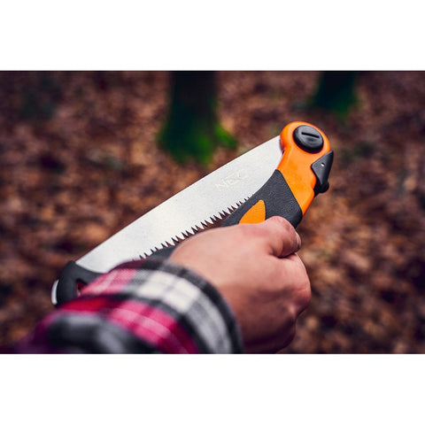 NEO TOOLS 63-120 Túlélő kézifűrész, 21cm, összecsukható, Penge vastagság 0,85mm, 66HRC, 3 soros pengefelépítés