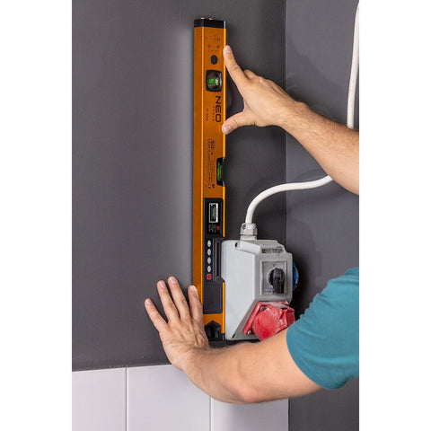 NEO TOOLS 71-200 Digitális vízmérték, szögmérővel és lézer irányzékkal, 2 libellás, 60cm