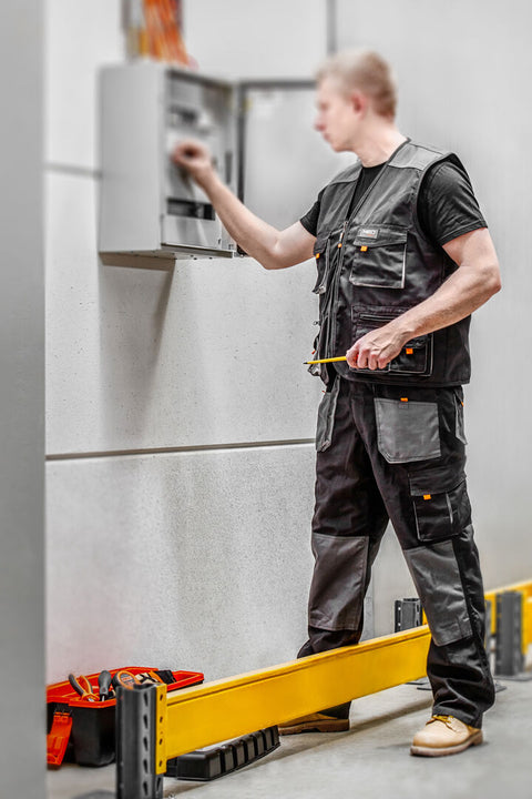NEO TOOLS 81-230-XXL Munkanadrág, HD, XXL/58 65% poliészter, 35% pamut, 267g/m2, térdprotektor zseb, térd alatt lezippzározha, XXL
