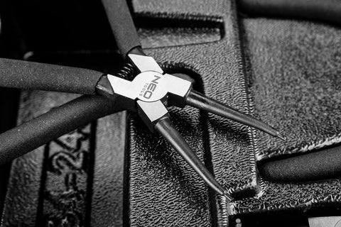 NEO TOOLS 84-240 Zégergyűrű Fogókészlet, 4db, műhelykocsitálcával
