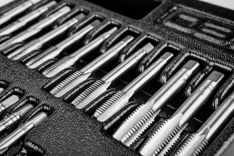 NEO TOOLS 84-246 Menetkészítő készlet 31db, műhelykocsitálcával