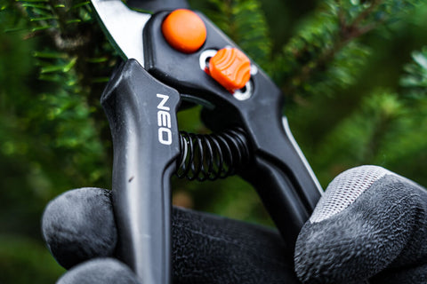NEO TOOLS 97-617-9 Munkakesztyű, latexbevonatú nylon, 3141X, 9"